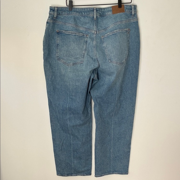 The Plus Curvy '90s Straight Jean - Picture 9 of 9